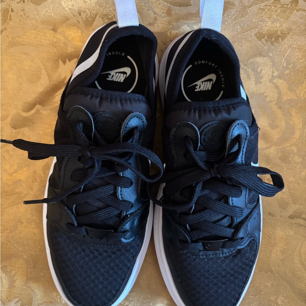 Nike Women's sneakers size 7 - Picture 2 of 14